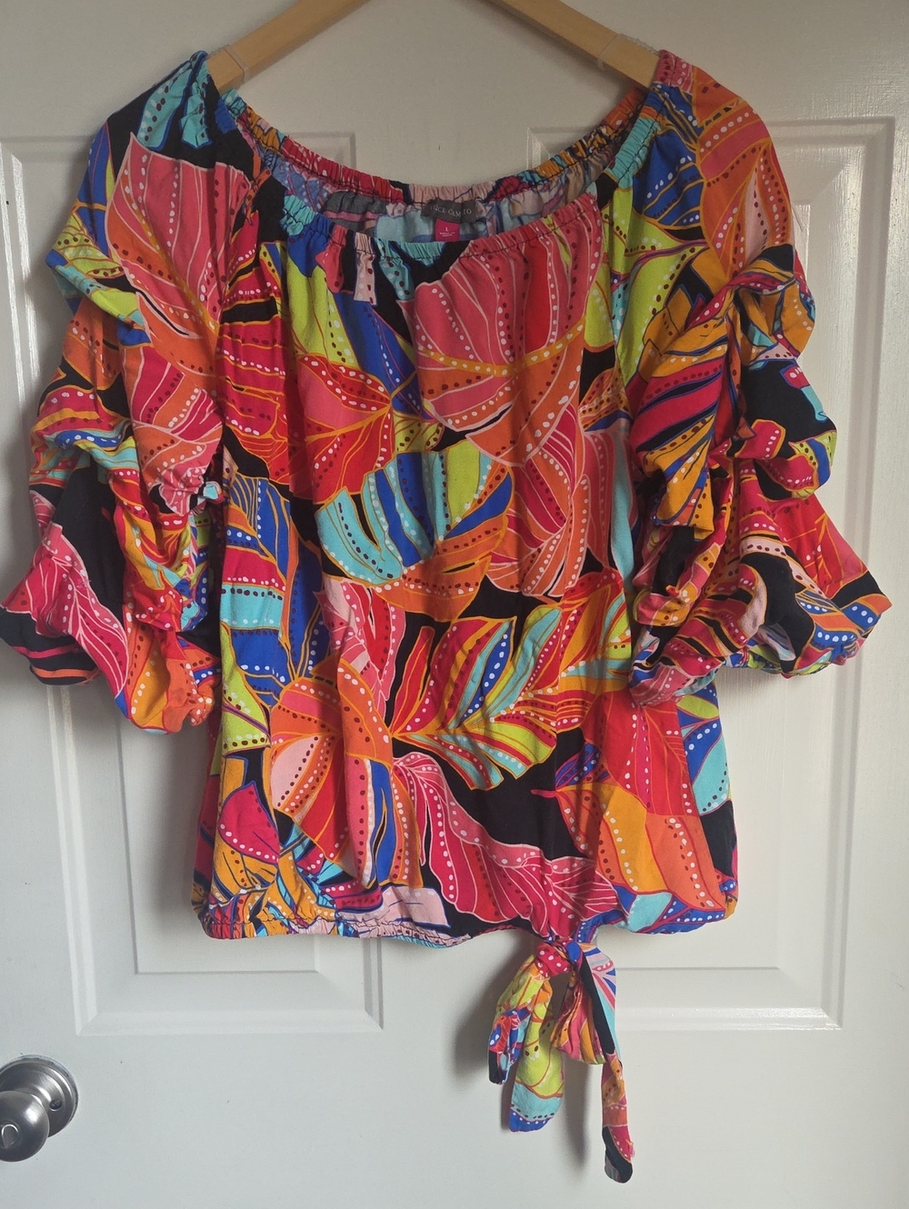 Vince Camuto Multicolor Off-Shoulder Tie-Hem Blouse